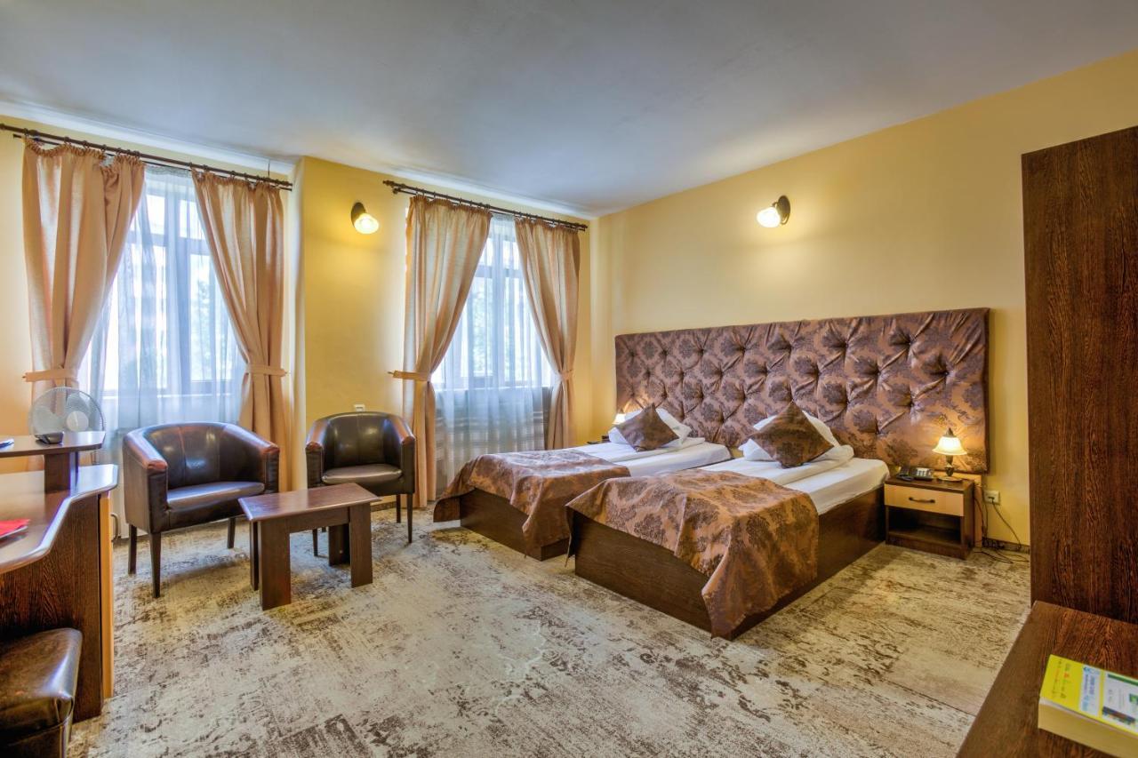 Twin Room,1253377678:JPEG