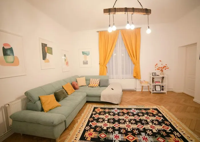 Jasmine Serenity Apartment - Central, Behind Black Church Brașov