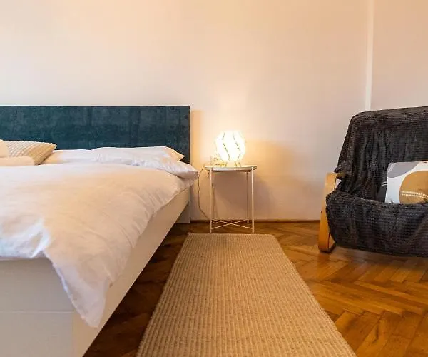 Lua Solis Apartment In The Old Town W/ Mt Tampa Views Brașov