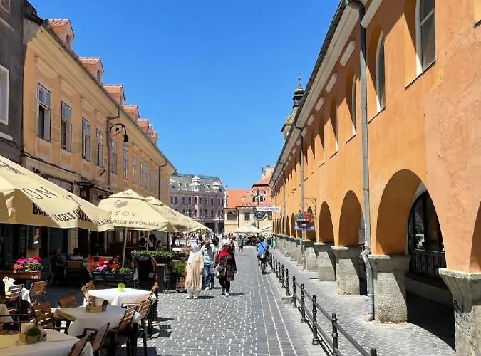 Your Home In Old Town Brasov, Romania
