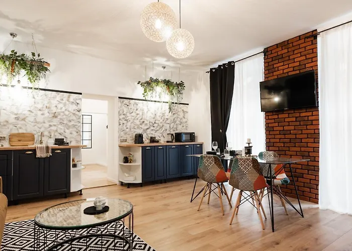 Comfee Apartment - Ultracentral Brasov, Romania