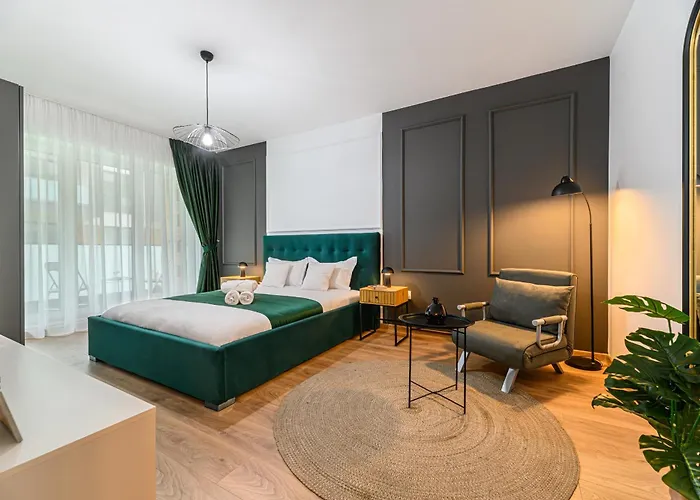 Bellatrix Suite With Parking-Tractoru Coresi Brașov