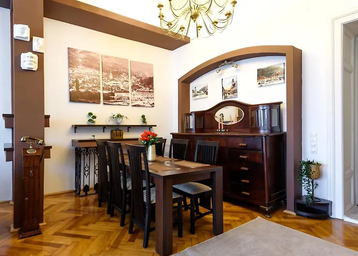 Old Town Story House Apartment Brașov