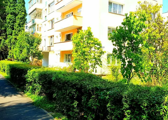 Luxury Paul Apartment Green, Private & Accessible Brașov